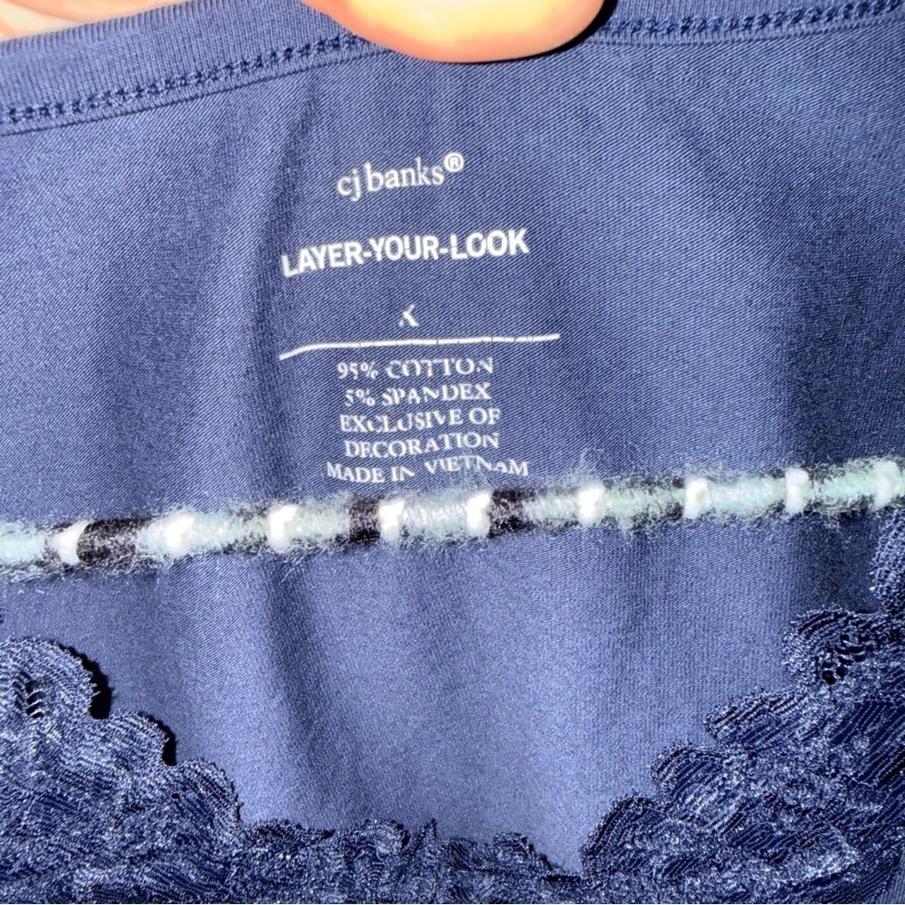 CJ Banks Dark Blue Lace Trim Sleeveless Blouse Size X - Picture 2 of 4